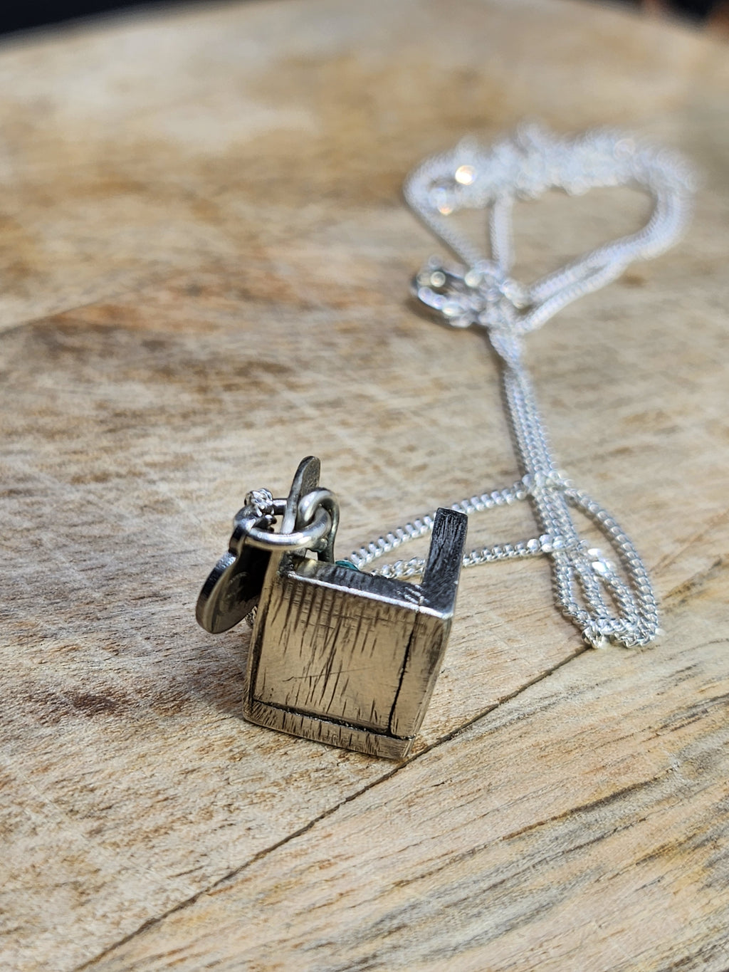 Necklace with pendant